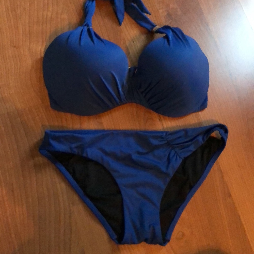 Bathing suit - Picture 2 of 2